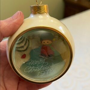 Vintage Hallmark Tree Trimmer 1978 Skater Ball Ornament Peek Through Panorama